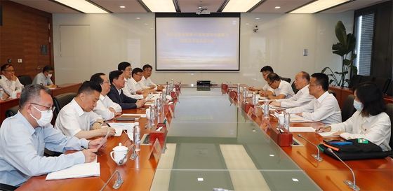 中央主题教育第45指导组与中国商飞领导班子成员召开座谈会，推动主题教育深入开展